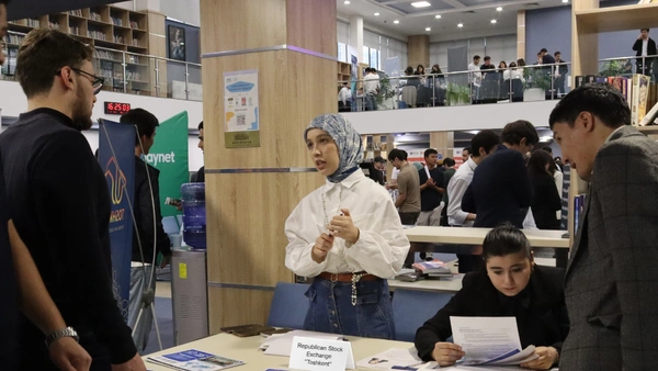 “Toshkent” Respublika fond birjasi “Mehnat yarmarkasi – 2026” tadbirida ishtirok etdi
